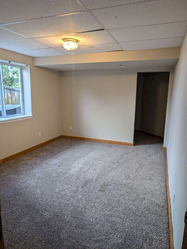 Building Photo - Spacious 4-Bed, 3-Bath Home for Rent in Be...