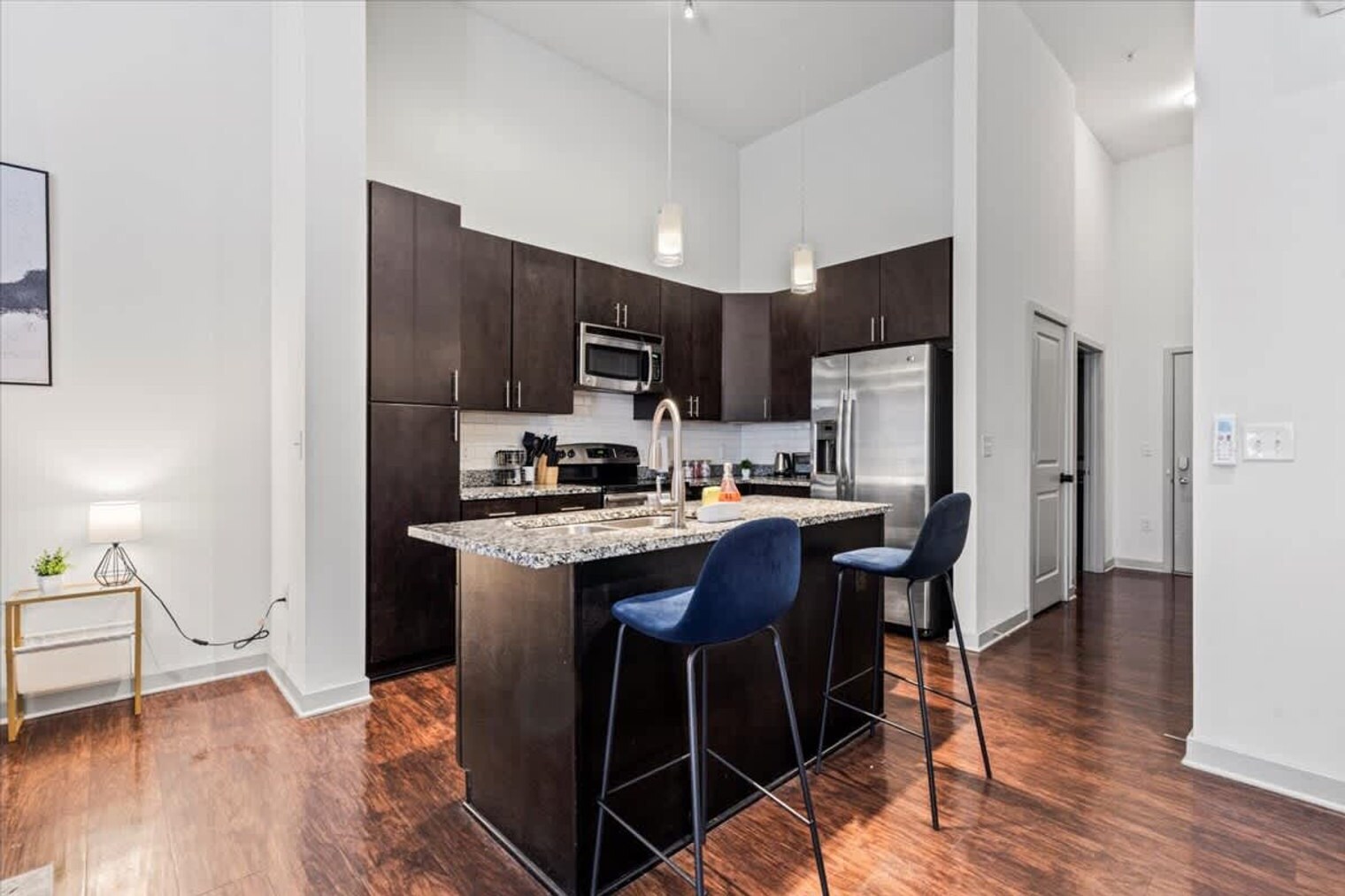 Building Photo - 205 S Kings Dr