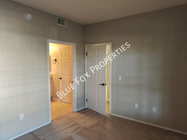 Building Photo - 1500 E Pusch Wilderness Dr
