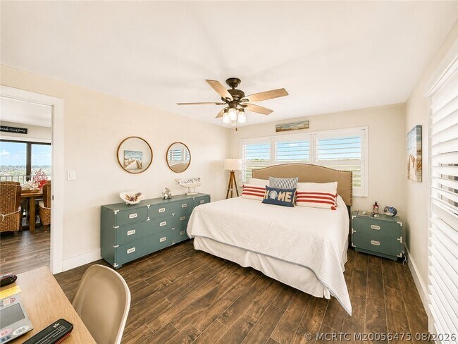 Building Photo - 10044 S Ocean Dr