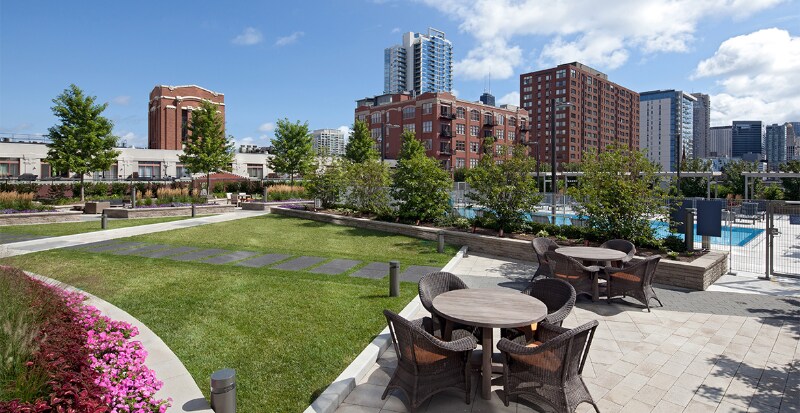 Building Photo - 357 W Hubbard St