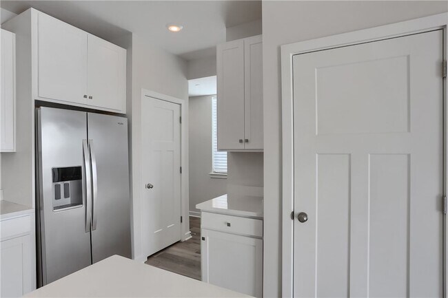 Building Photo - 122 Scotland Ln