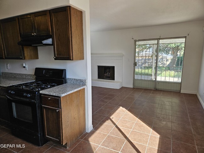 Building Photo - 2900 Roy Pace Dr