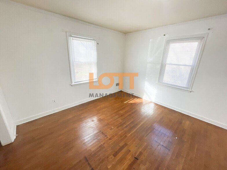 Building Photo - 42 West Ave