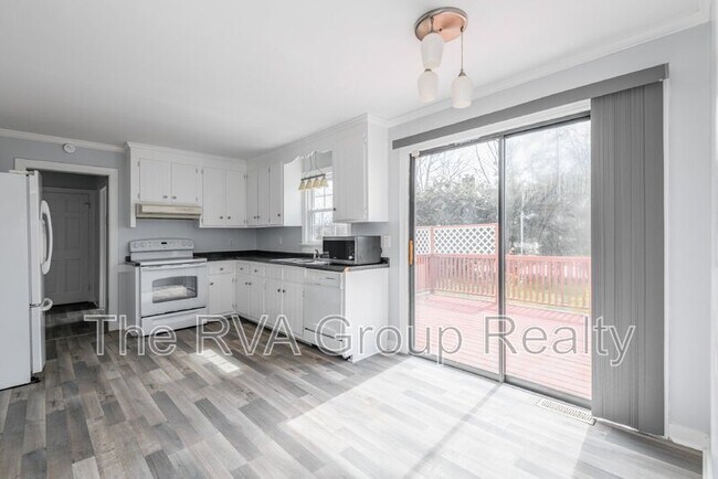 Building Photo - 1601 Lancashire Dr