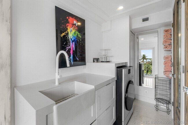 Building Photo - 3500 S Ocean Blvd