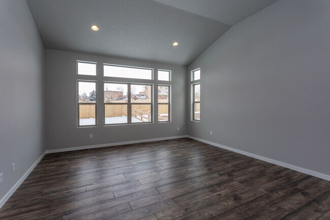 Building Photo - Exceptional 4-Bedroom Home with Dual Fireplaces, Main Level Master Suite, and Spacious Basement -...