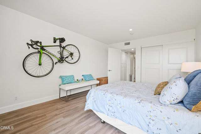 Building Photo - 4239 Vía Arbolada