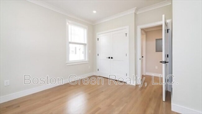 Building Photo - 2 Rossmore Road