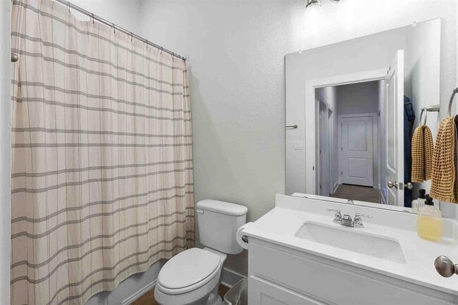 Building Photo - 185 Brooks Ranch Dr