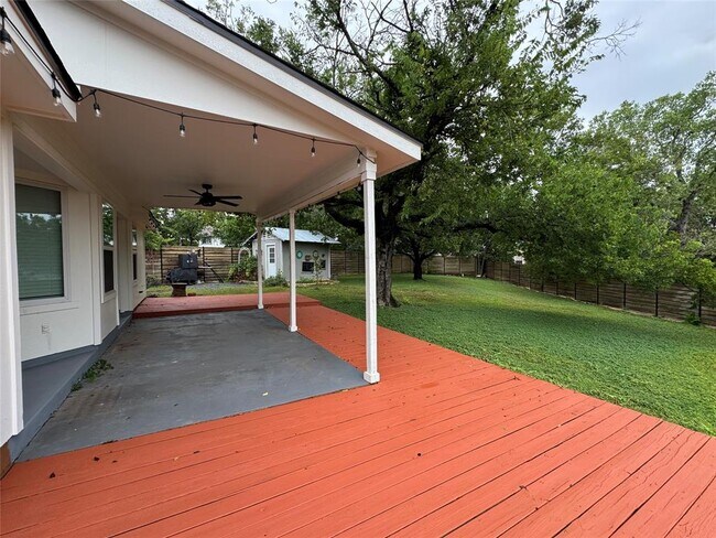 Building Photo - 502 Green Valley Cove