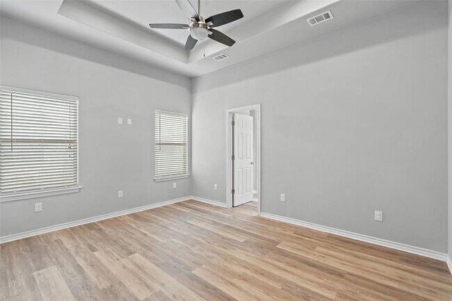 Building Photo - 1024 Daviot Dr