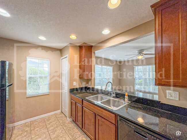 Building Photo - 5432 River Rock Rd