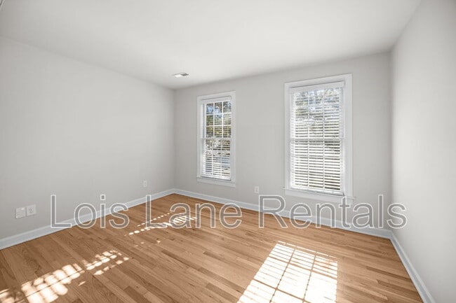 Building Photo - 12 Elliott St