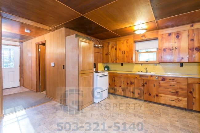 Building Photo - Rustic Riverfront Cottage Available For Rent! - Battle Ground, WA