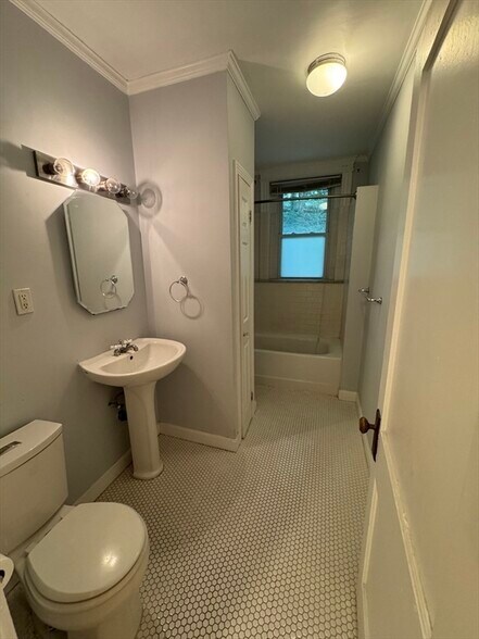 Building Photo - 31 Westbourne Ter