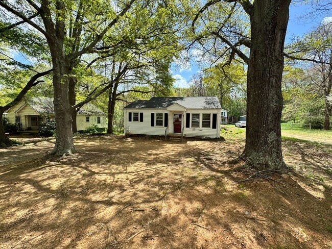 Primary Photo - 2/1 House in Shelby, NC
