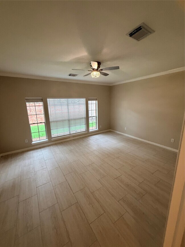 Building Photo - 2201 Summer Reef Dr