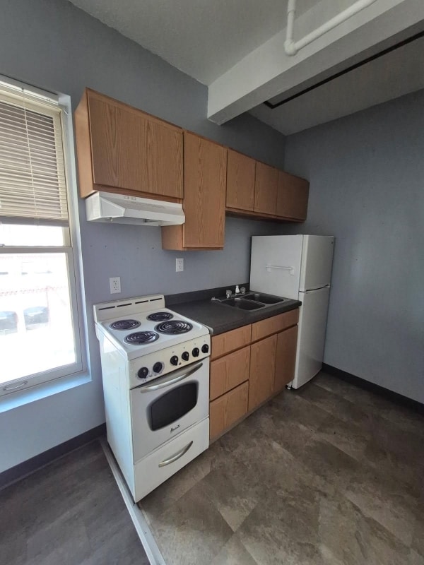 Building Photo - 301 N Riverfront Dr
