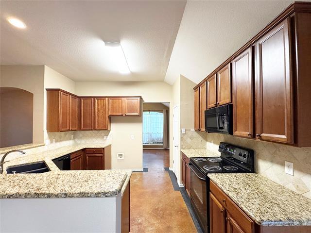 Building Photo - 724 Red Elm Ln