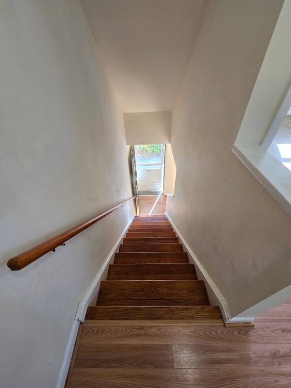 Building Photo - 2604 Wayside Dr