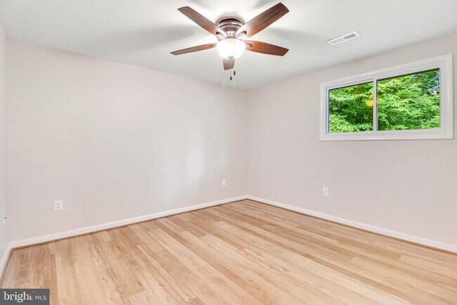 Building Photo - 5019 Fleming Dr