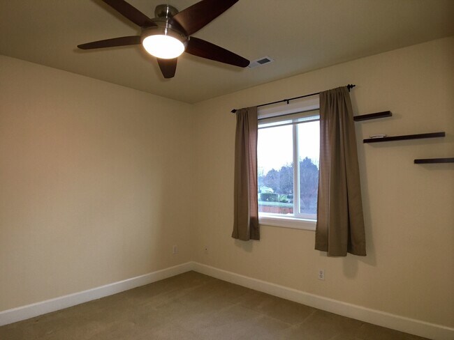 Building Photo - Stunning 3BD  Lake Shore Home with Office and Loft Area!  Gorgeous Finishes!