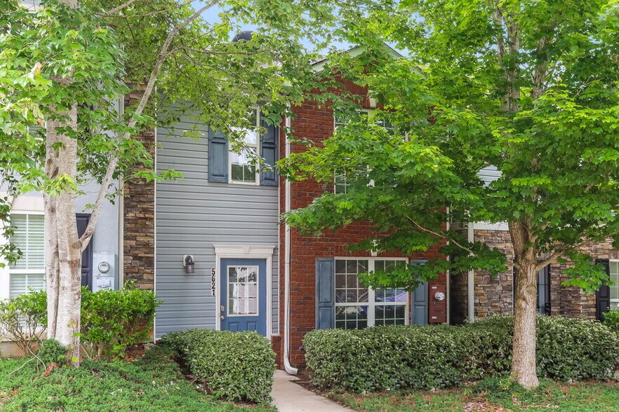 Building Photo - 5621 Union Pointe Dr