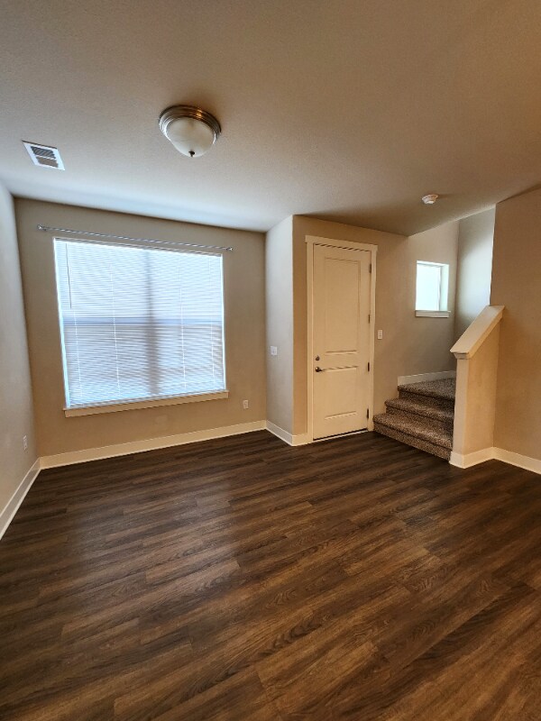 Building Photo - 3335 Apple Blossom Ln