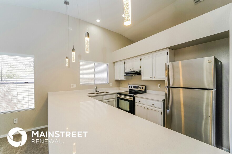 Building Photo - 5055 Nighthawk Way