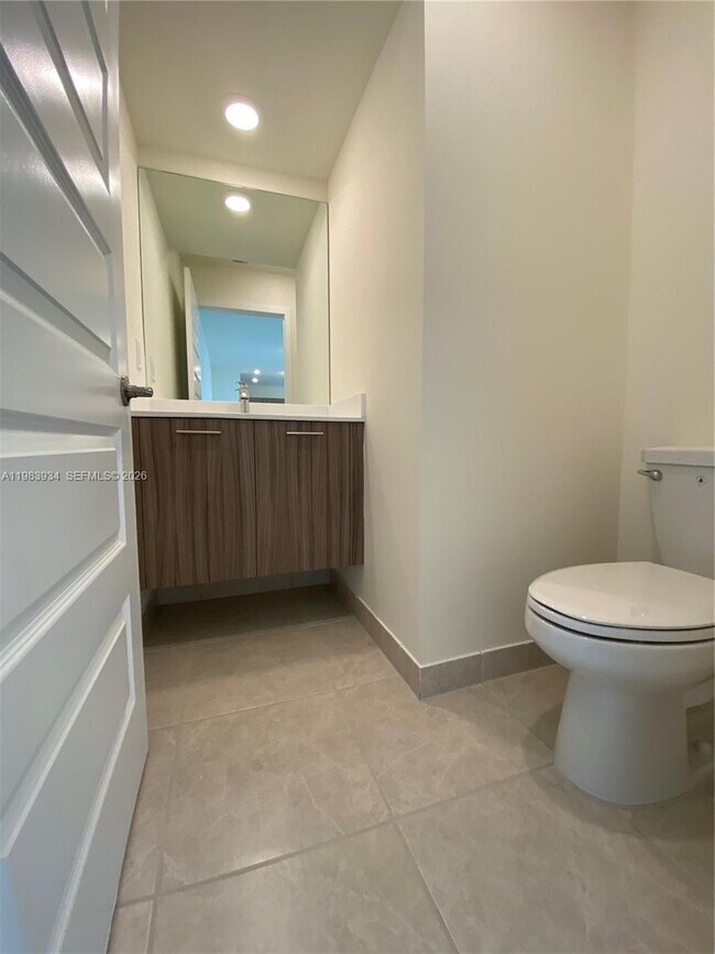 Building Photo - 8379 Central Park Blvd