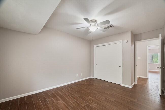 Building Photo - 2425 W Settler's Way