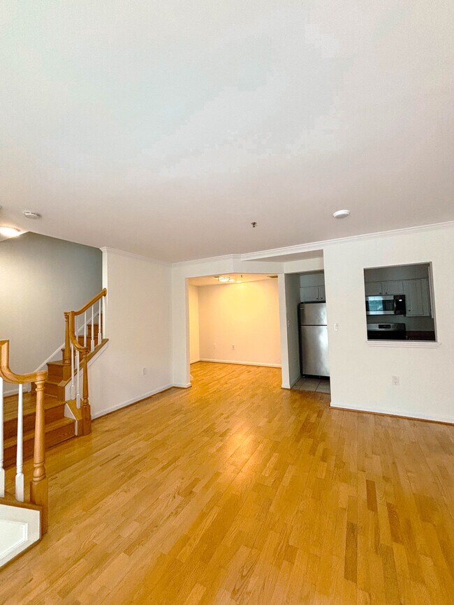 Building Photo - 2411 20th St NW