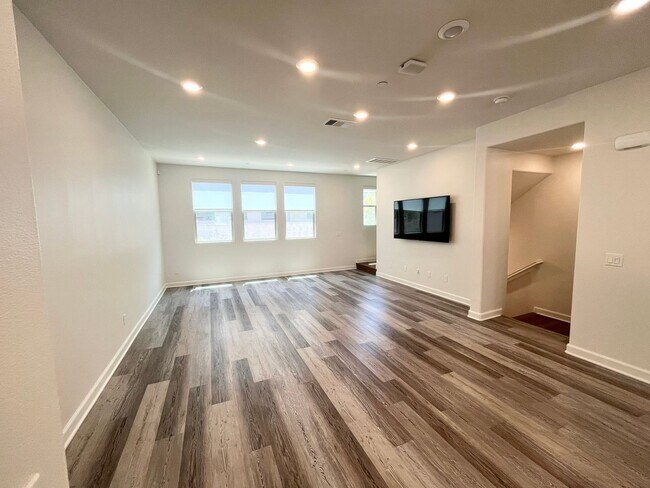 Building Photo - 16755 Coyote Bush Dr