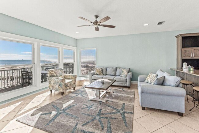 Building Photo - 243 Dune Dr