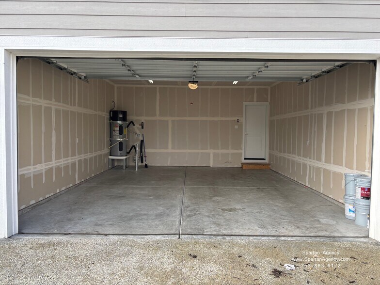 Building Photo - 507 15th St SE