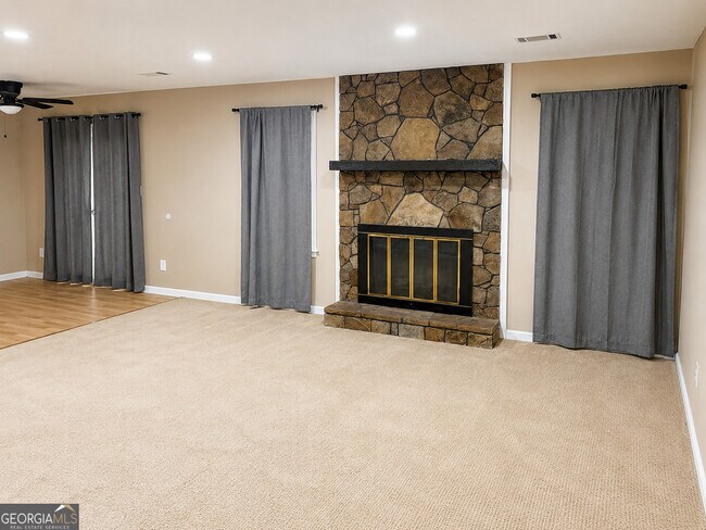 Building Photo - 1710 Underwood Dr SE