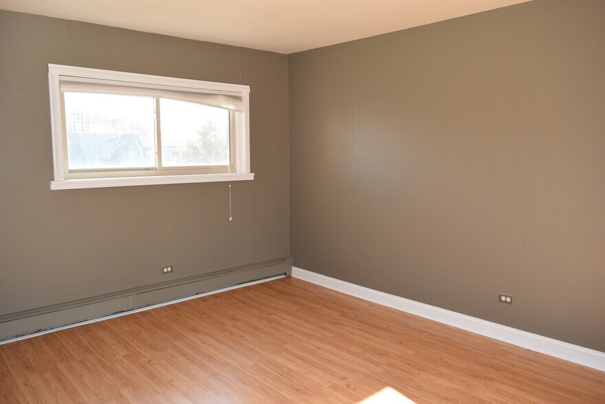Building Photo - 4939 S Dorchester Ave