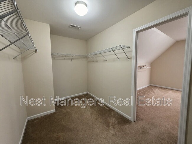 Building Photo - 825 Running Horse Ln