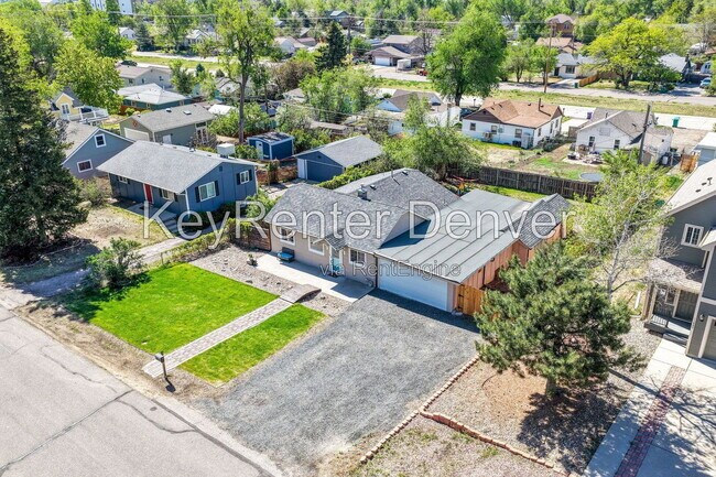 Building Photo - 11860 W Independence Ave