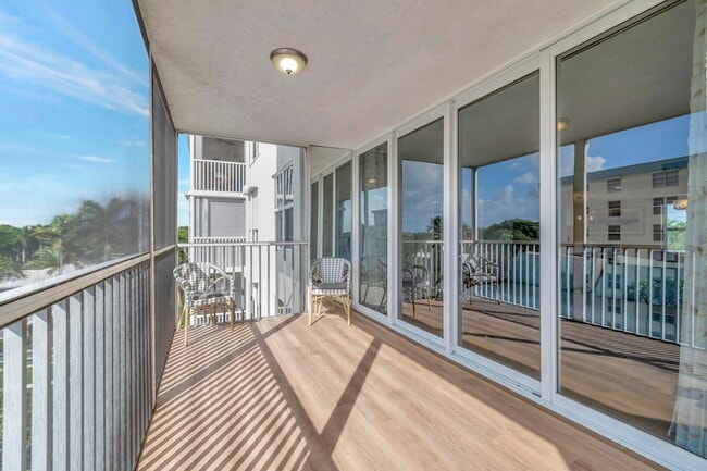 Building Photo - 1 Harbourside Dr