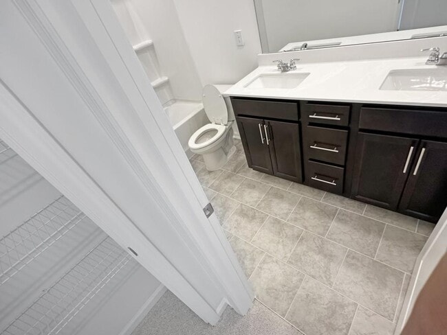 Building Photo - 252 Marelli Dr