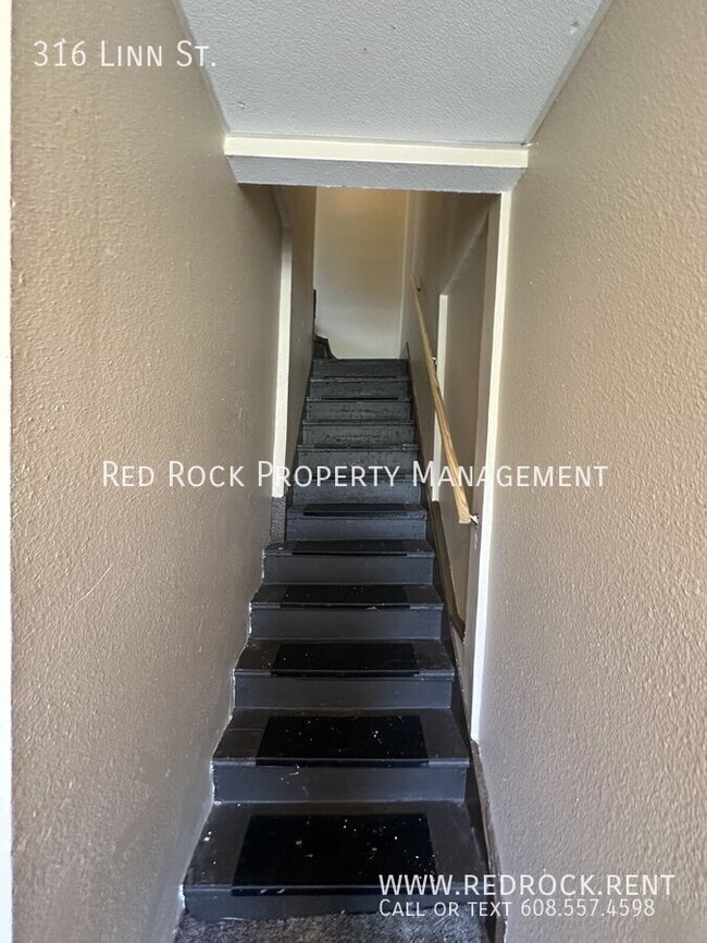 Building Photo - 316 Linn St