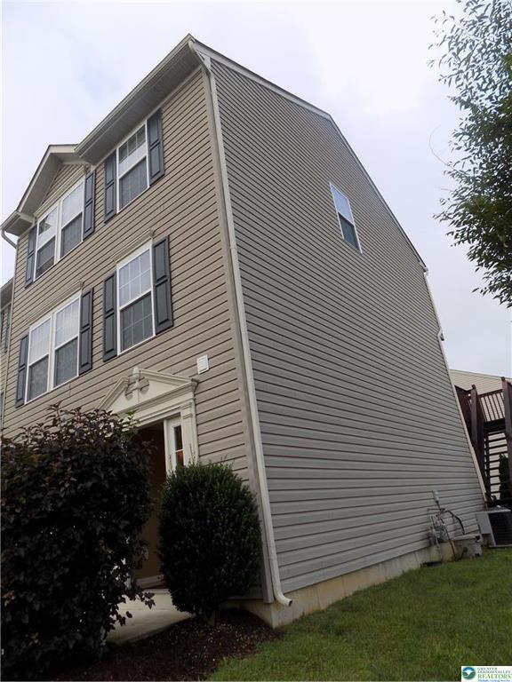 Building Photo - 1145 Sparrow Way