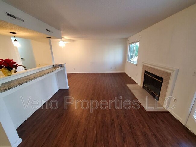 Building Photo - 111 Yorktown Dr