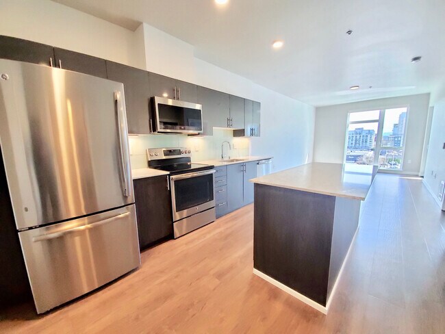 Building Photo - Great Condo For Rent