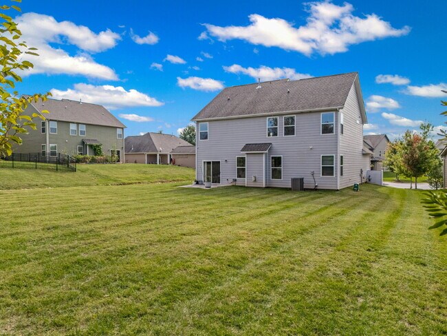 Building Photo - "Spacious 5-Bedroom Gem in Gastonia with 3...