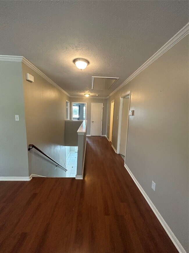 Building Photo - 5415 W Harrow Dr