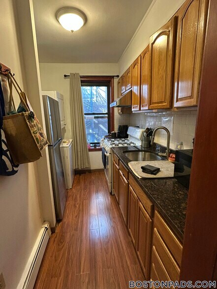 Building Photo - 871 Harrison Ave