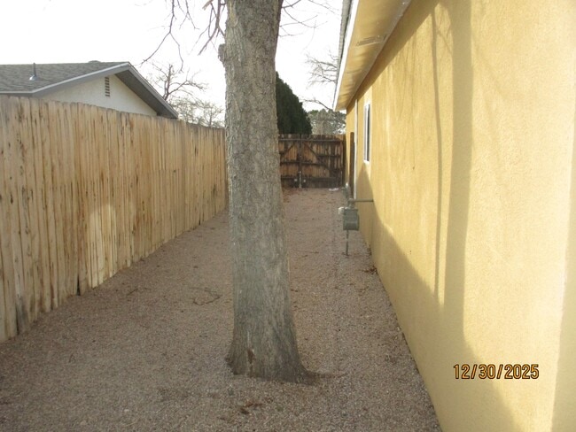 Building Photo - 13104 Oriente Ave NE